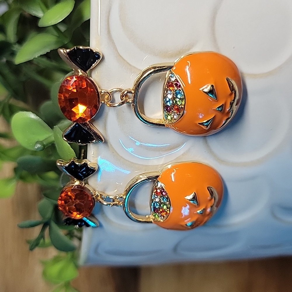 Halloween Pumpkin Earrings with Candy Design - Picture 3 of 6
